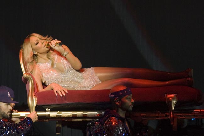 Mariah Carey, il fratello le fa causa per diffamazione: “Reputazione rovinata” Mariah Carey, il fratello le fa causa per diffamazione: “Reputazione rovinata”