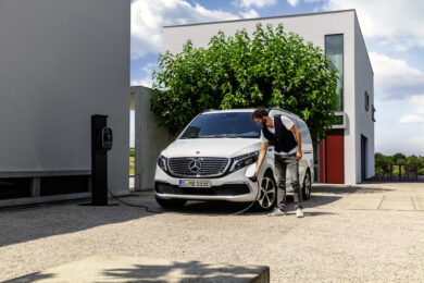 Mercedes lancia EQV, monovolume a trazione elettrica