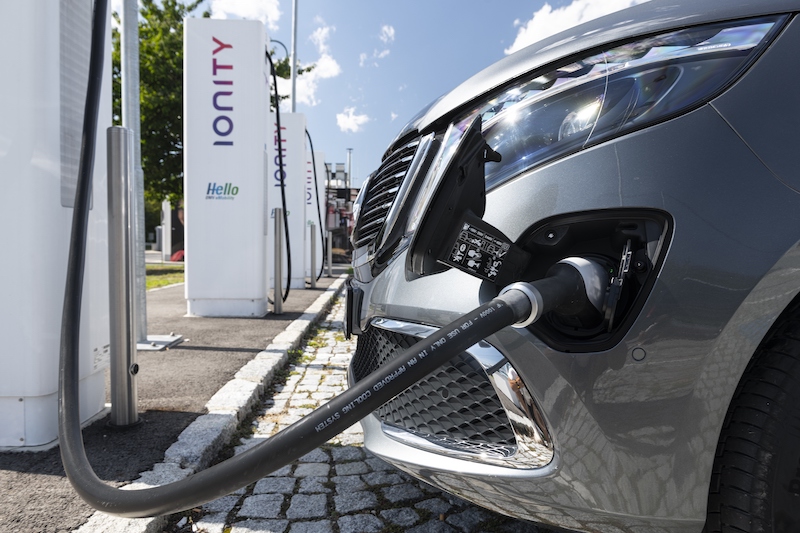 Mercedes lancia EQV, monovolume a trazione elettrica Mercedes lancia EQV, monovolume a trazione elettrica