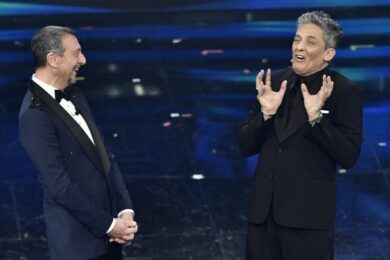 Sanremo 2021, Fiorello gag: “2022 auguro Ariston pieno ma deve andare male”