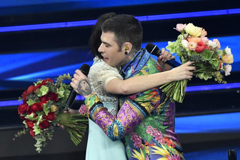 Sanremo, Fedez-Michielin secondi. Polemiche social per l’appello di Chiara Ferragni Sanremo, Fedez-Michielin secondi. Polemiche social per l’appello di Chiara Ferragni