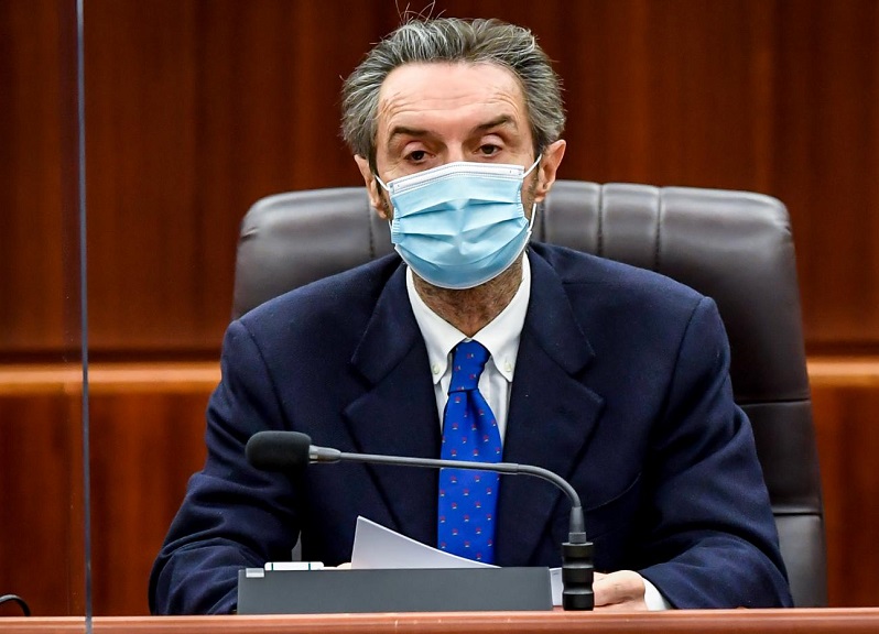 Fontana, incontro con il sottosegretario Costa: “Accelerare sui vaccini” Fontana, incontro con il sottosegretario Costa: “Accelerare sui vaccini”