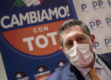 Toti: “Non serve vaccinare tutti. In estate emergenza superata”