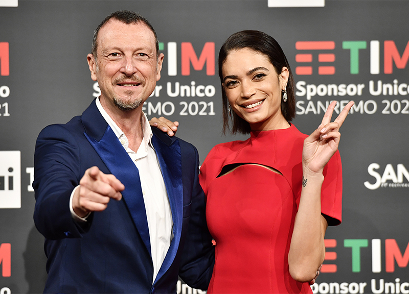 Elodie: “Le donne possono fare tutto; Marracash? Facciamo molto sul serio” Elodie: “Le donne possono fare tutto; Marracash? Facciamo molto sul serio”