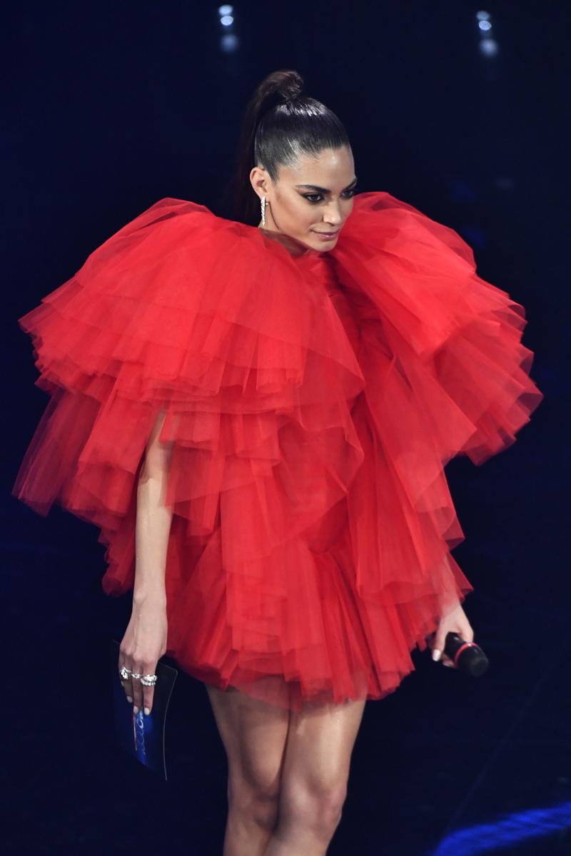 Elodie: “Le donne possono fare tutto; Marracash? Facciamo molto sul serio” Elodie: “Le donne possono fare tutto; Marracash? Facciamo molto sul serio”