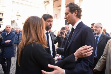 Cnh, Stellantis, Exor: boom in Borsa. Rumor: prossimo Ceo Ferrari dalla moda