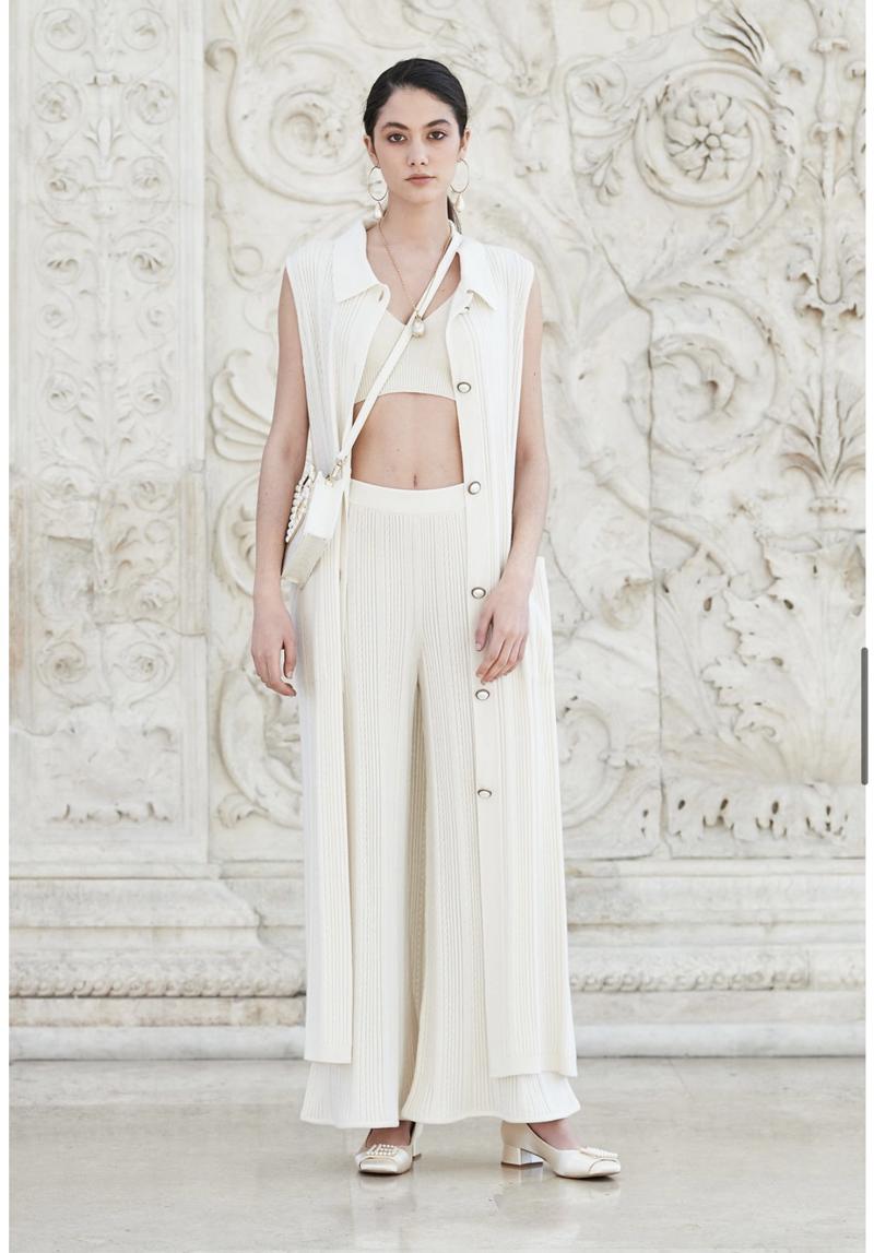 MFW: tra moda, arte e danza, Laura Biagiotti sfila all’Ara Pacis MFW: tra moda, arte e danza, Laura Biagiotti sfila all’Ara Pacis