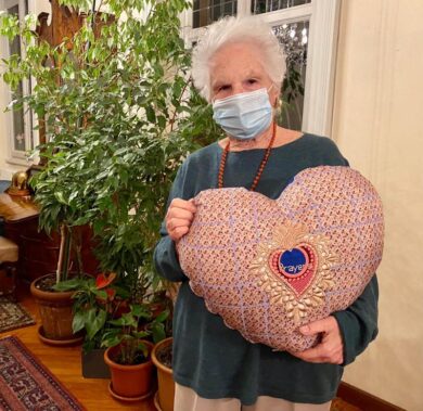 8 marzo con Liliana Segre e le donne in difficoltà: tra neomamme, RSA e scuola