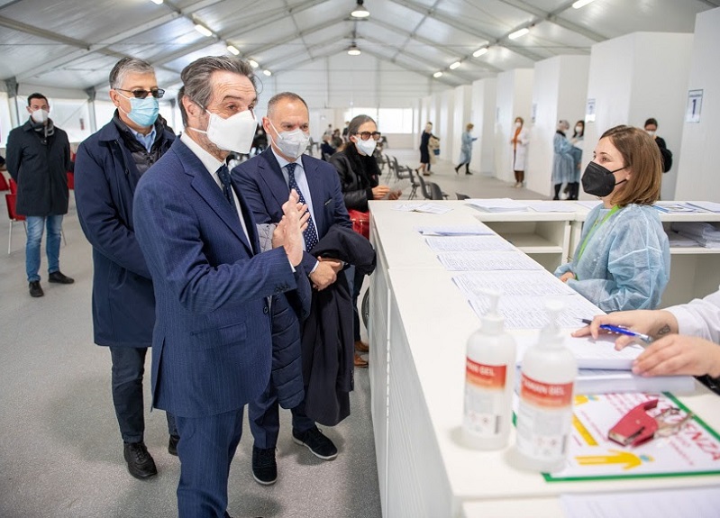 Fontana: “Covid, i numeri non migliorano: decisioni da prendere in fretta” Fontana: “Covid, i numeri non migliorano: decisioni da prendere in fretta”