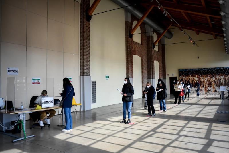 Al via vaccinazioni insegnanti, somministrazioni alla Fabbrica del Vapore