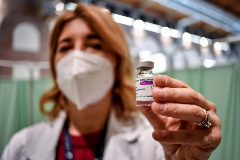 Al via vaccinazioni insegnanti, somministrazioni alla Fabbrica del Vapore
