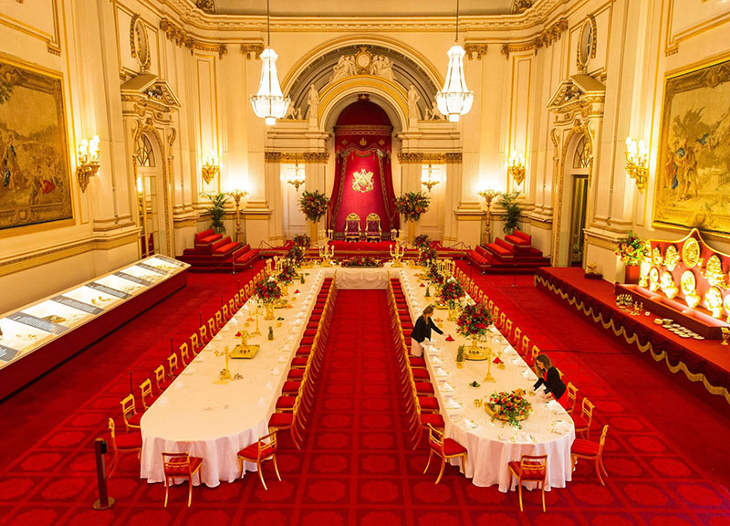 Harry e Meghan, panico Buckingham Palace: “Fanno riunioni su riunioni”. RUMORS