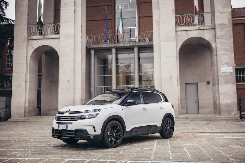 Citroen C5 Aircross Hybrid: in città zero emissioni Citroen C5 Aircross Hybrid: in città zero emissioni