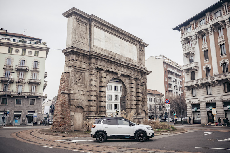 Citroen C5 Aircross Hybrid: in città zero emissioni Citroen C5 Aircross Hybrid: in città zero emissioni