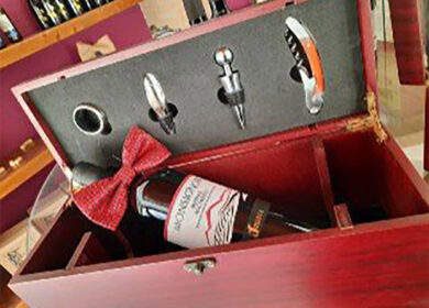 Tra gusto ed eleganza, per la Festa del Papà l’aglianico indossa il papillon