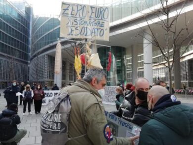 Decreto Sostegni, ok slitta alla prossima settimana. Esercenti protestano