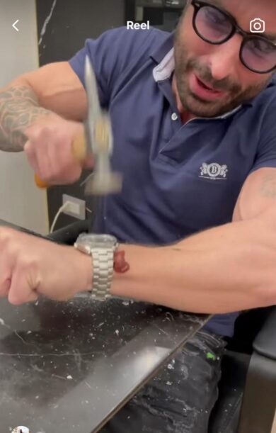 L’ora X degli orologi falsi, ecco cosa combina sui social Lorenzo Ruzza