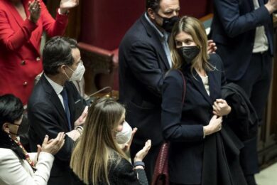 Dopo-Carfagna, eletto Mandelli (FI). Azzurri spaccati. 120 voti alla Calabria