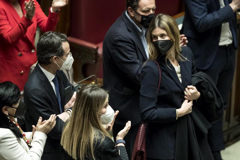 Dopo-Carfagna, eletto Mandelli (FI). Azzurri spaccati. 120 voti alla Calabria Dopo-Carfagna, eletto Mandelli (FI). Azzurri spaccati. 120 voti alla Calabria