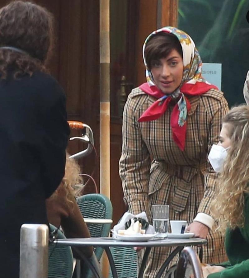 Lady Gaga, foto dal set di ‘Gucci’. I primi ciak tra Milano e Gressoney