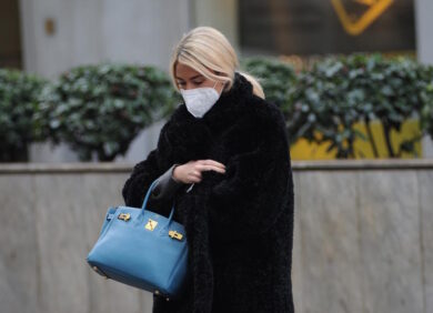Hermés alza (di poco) i prezzi, e le sue borse superano il rendimento dell’oro