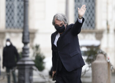 Pa, lo smart working nel contratto. Draghi e Brunetta firmano la riforma