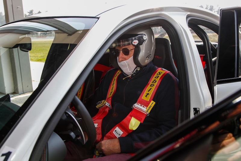 L’AD di Alfa Romeo Imparato testa la nuova Giulia GTAm L’AD di Alfa Romeo Imparato testa la nuova Giulia GTAm