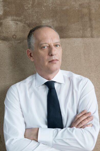 Draghi e la “luna di miele” con i mezzi di informazione: parla Peter Gomez