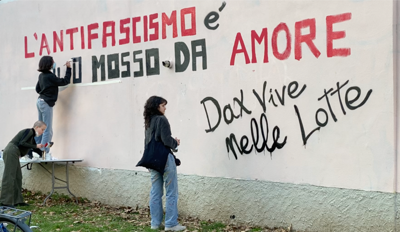 Non c’è pace in Piazza Vetra, tra gli odiatori d’amore del Liceo Manzoni Non c’è pace in Piazza Vetra, tra gli odiatori d’amore del Liceo Manzoni
