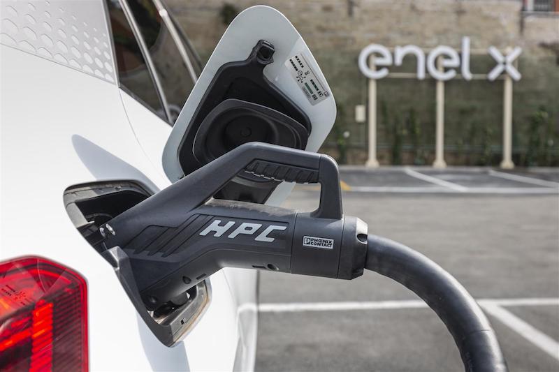 Nasce a Roma Enel X Store, sviluppato in collaborazione con Volkswagen Italia Nasce a Roma Enel X Store, sviluppato in collaborazione con Volkswagen Italia