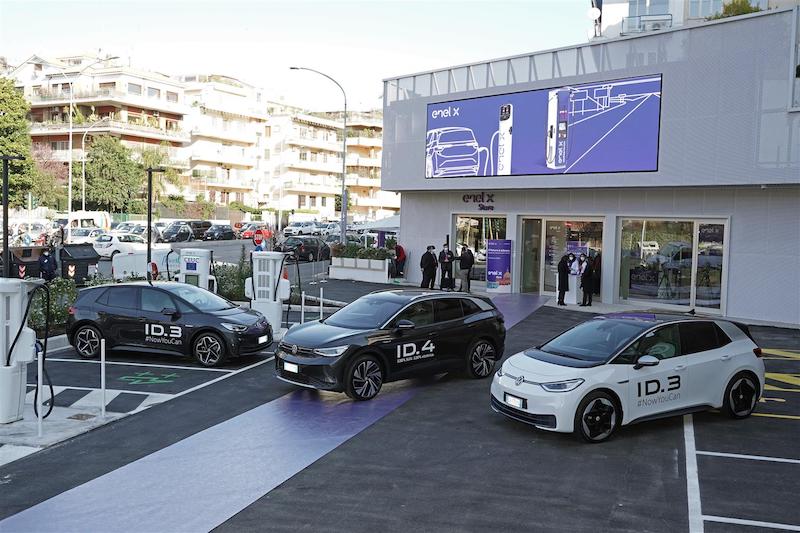 Nasce a Roma Enel X Store, sviluppato in collaborazione con Volkswagen Italia Nasce a Roma Enel X Store, sviluppato in collaborazione con Volkswagen Italia