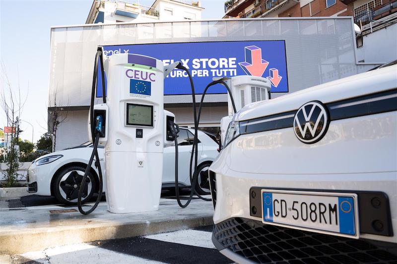 Nasce a Roma Enel X Store, sviluppato in collaborazione con Volkswagen Italia Nasce a Roma Enel X Store, sviluppato in collaborazione con Volkswagen Italia