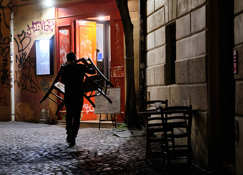 Dpcm, Italia travolta dalle varianti. 13 Regioni in rosso, Pasqua in lockdown Dpcm, Italia travolta dalle varianti. 13 Regioni in rosso, Pasqua in lockdown