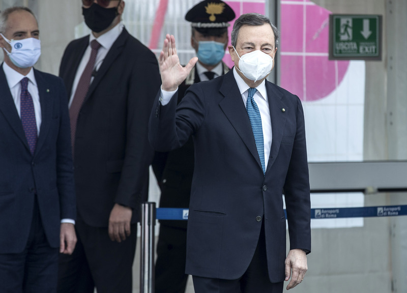 Draghi: “Produrremo i vaccini in Italia, Ritmo 170.000 al giorno, triplicherà” Draghi: “Produrremo i vaccini in Italia, Ritmo 170.000 al giorno, triplicherà”