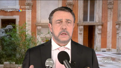 Fratelli di Crozza: Salvini vuole i vaccini ad ogni costo.