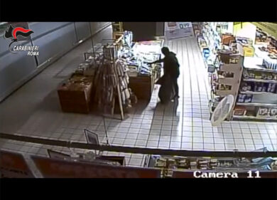Banda di rom svuotava i supermercati. Arrestati nel 2020, tornano in carcere