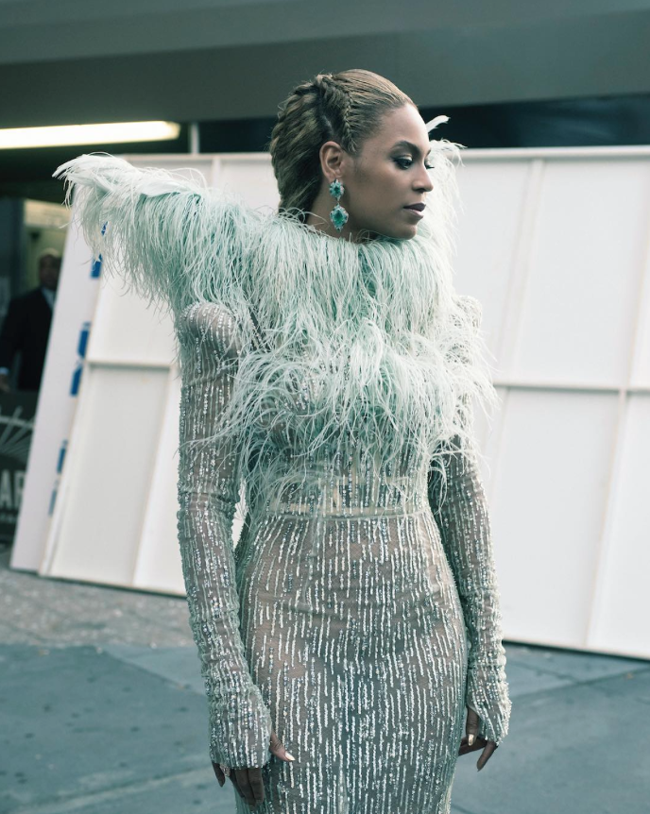 Beyoncè star dei Grammy Award in onore delle proteste razziali Beyoncè star dei Grammy Award in onore delle proteste razziali