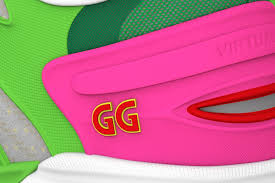 Gucci lancia le scarpe digitali: “Per la GenZ da usare su social e nel gaming”