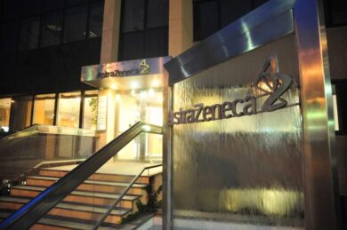 Vaccino AstraZeneca, l’unico a prezzo calmierato: speculazione dei big pharma?