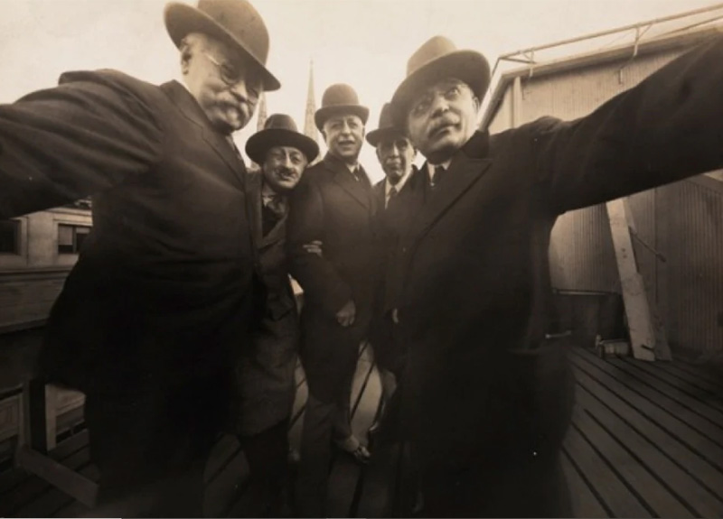 Museo dei selfie, apre il 1° in Italia: “25 postazioni per foto senza limiti” Museo dei selfie, apre il 1° in Italia: “25 postazioni per foto senza limiti”