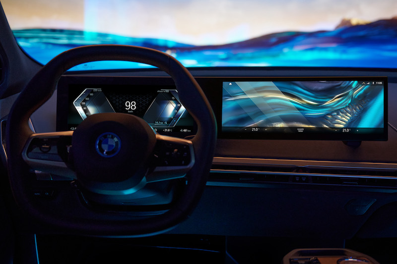 Con il nuovo iDrive, salire su una BMW è come essere nel futuro Con il nuovo iDrive, salire su una BMW è come essere nel futuro