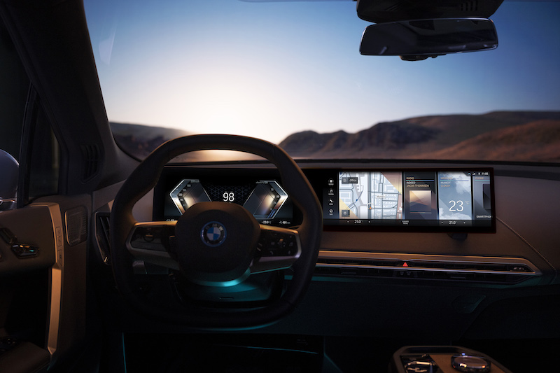 Con il nuovo iDrive, salire su una BMW è come essere nel futuro Con il nuovo iDrive, salire su una BMW è come essere nel futuro