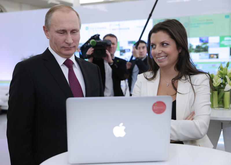Apple cede alla Russia, pubblicizzerà le app consigliate dal governo Apple cede alla Russia, pubblicizzerà le app consigliate dal governo