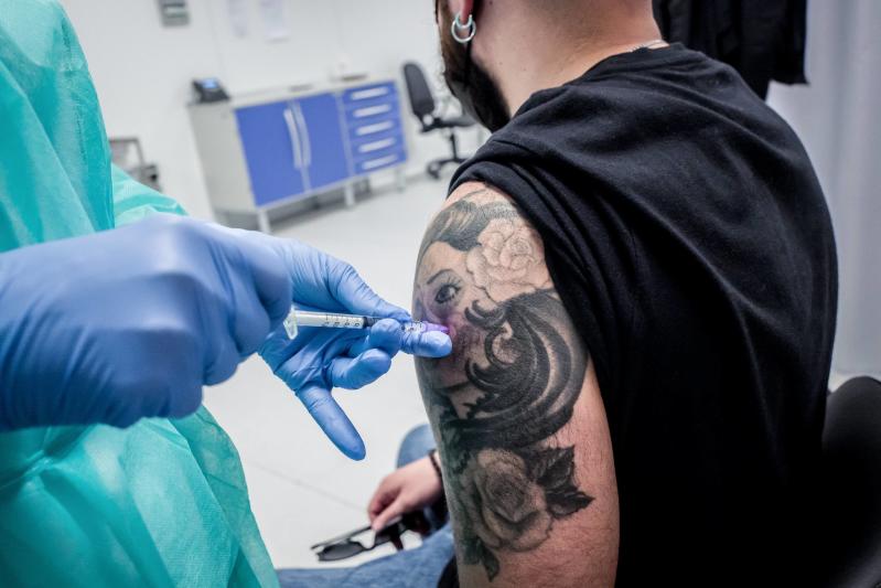 Vaccini, Andrea Leanza:”Mi hanno chiesto un braccio finto per evitare la dose”