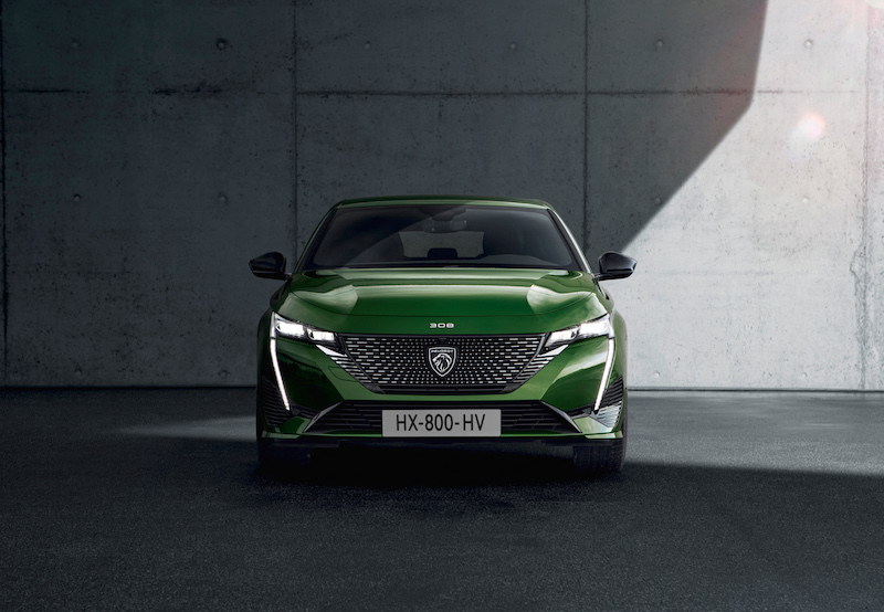 Peugeot svela il nuovo volto della 308
