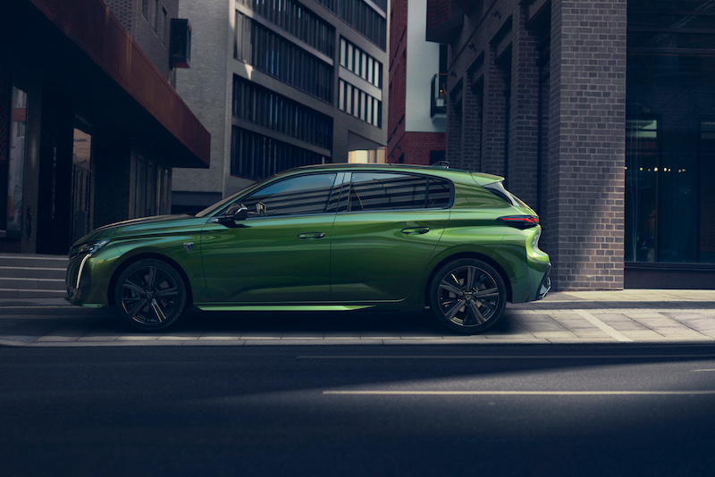 Peugeot svela il nuovo volto della 308