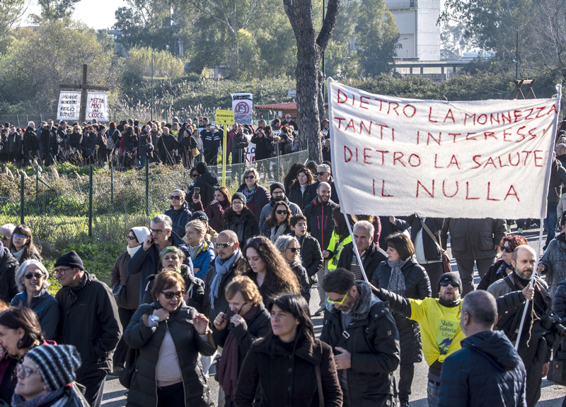Rifiuti, lo scandalo soft: “Quello che Zingaretti, Valeriani e Raggi tacciono” Rifiuti, lo scandalo soft: “Quello che Zingaretti, Valeriani e Raggi tacciono”