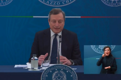Draghi vince prova conferenza stampa, ma più cura a cerimoniale e domande