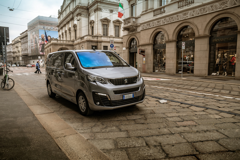 Nuovo Peugeot e-Expert, nato per un trasporto 100% green Nuovo Peugeot e-Expert, nato per un trasporto 100% green