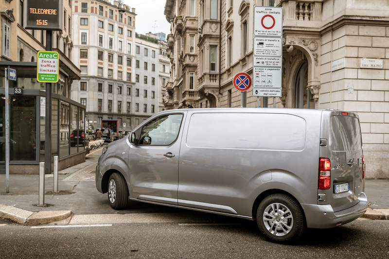 Nuovo Peugeot e-Expert, nato per un trasporto 100% green Nuovo Peugeot e-Expert, nato per un trasporto 100% green